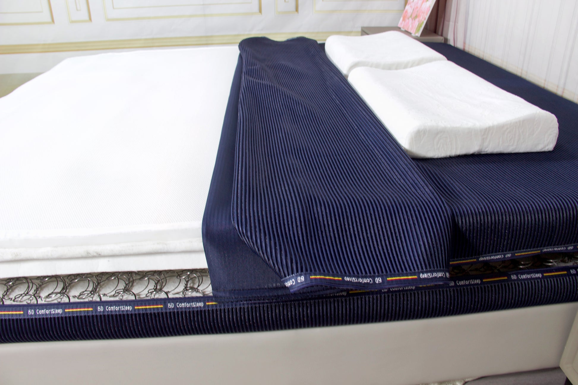 Blue 6D mesh breathable mattress cover with zip for cooling and airflow by Ivytress.