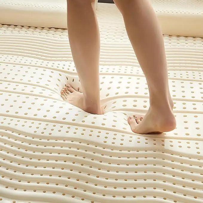 Latex Comfort Layer - A premium natural latex mattress layer designed for exceptional softness, support, and breathability, enhancing sleep quality for a rejuvenating experience.