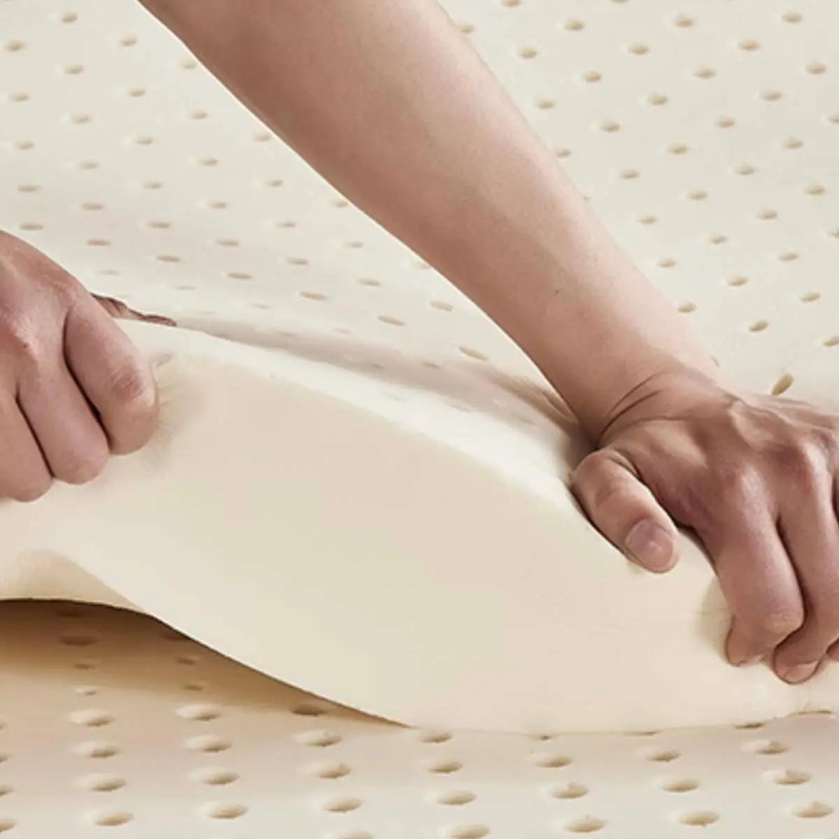 Latex Comfort Layer - A premium natural latex mattress layer designed for exceptional softness, support, and breathability, enhancing sleep quality for a rejuvenating experience.